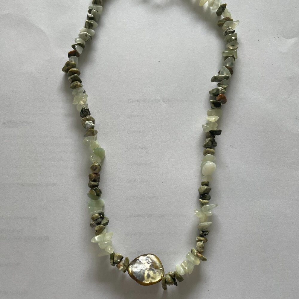 Necklace Green Adventurine with Amber shell stone